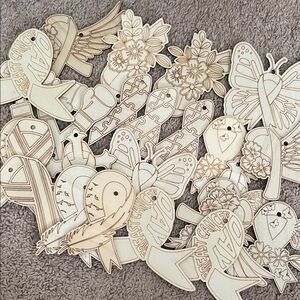 Paint/Color your own Ribbon Wooden Ornament Set‎